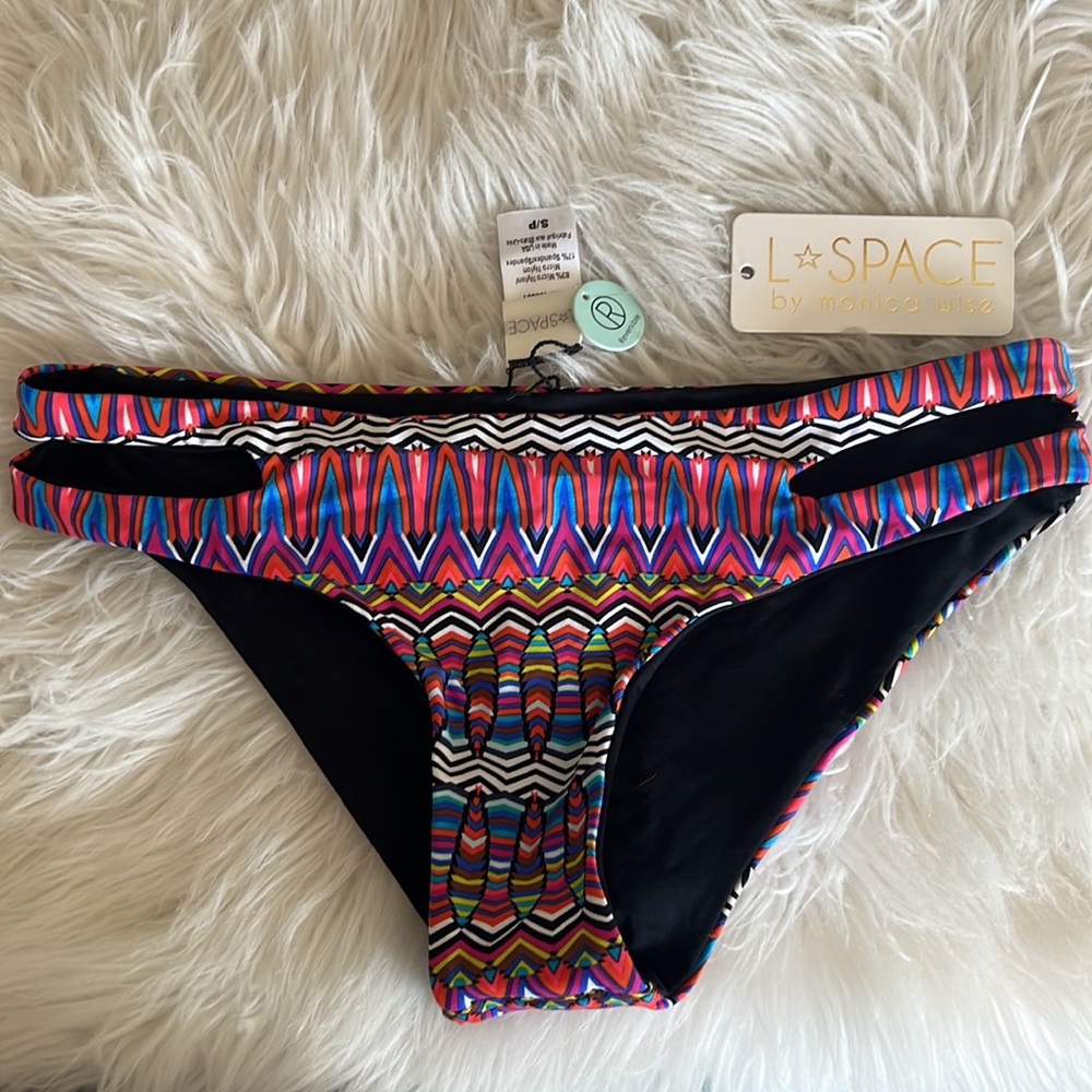L Space Bikini - Picture 2 of 7